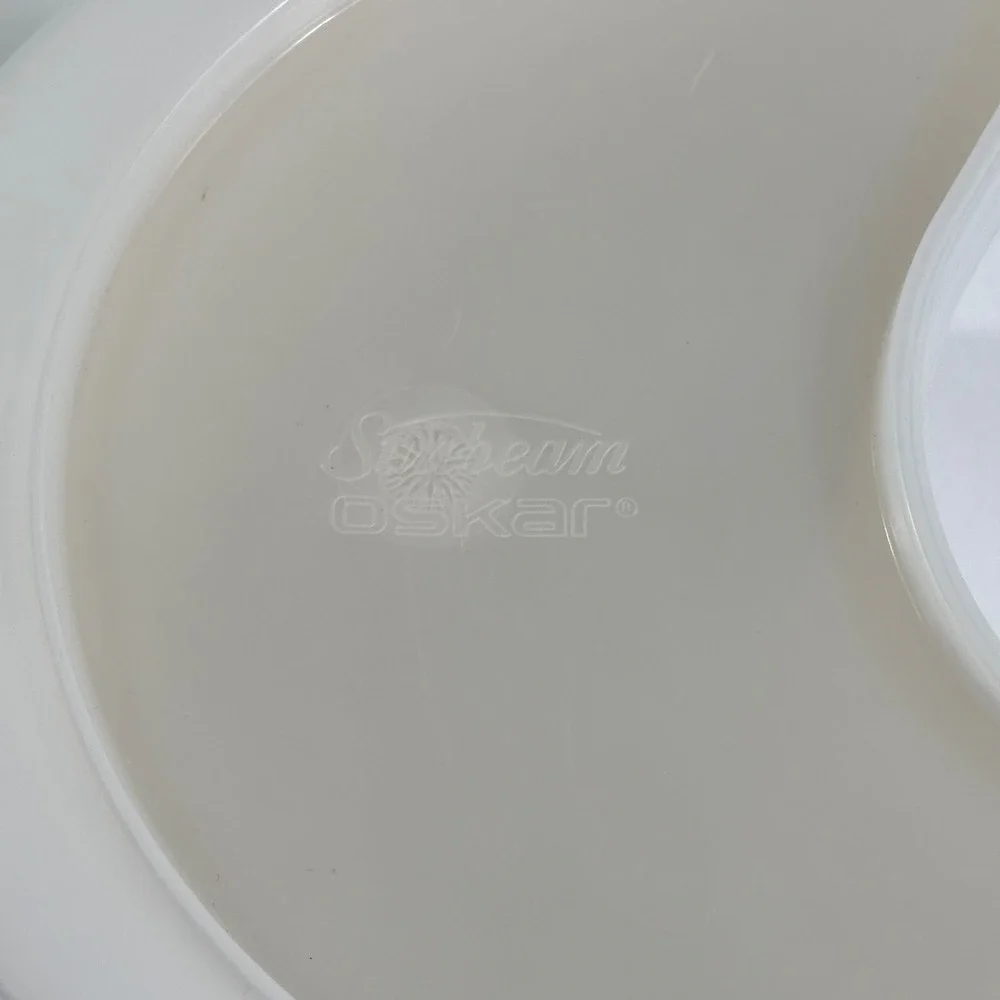 Sunbeam Oskar Food Processor Storage Container with Lid Model 94440 White Kidney